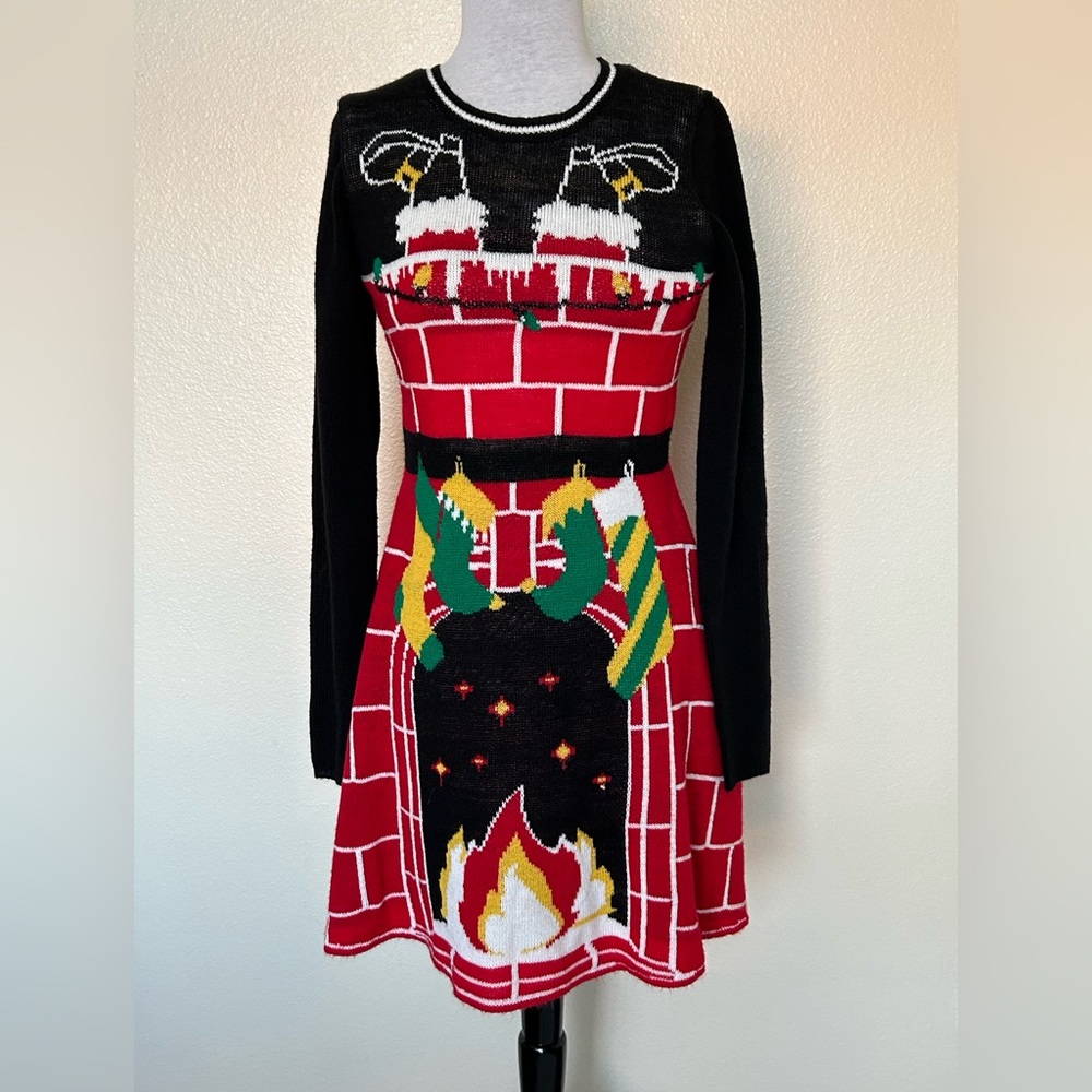 Preowned Born Famous sweater dress  S 
Santa coming down the chimney !